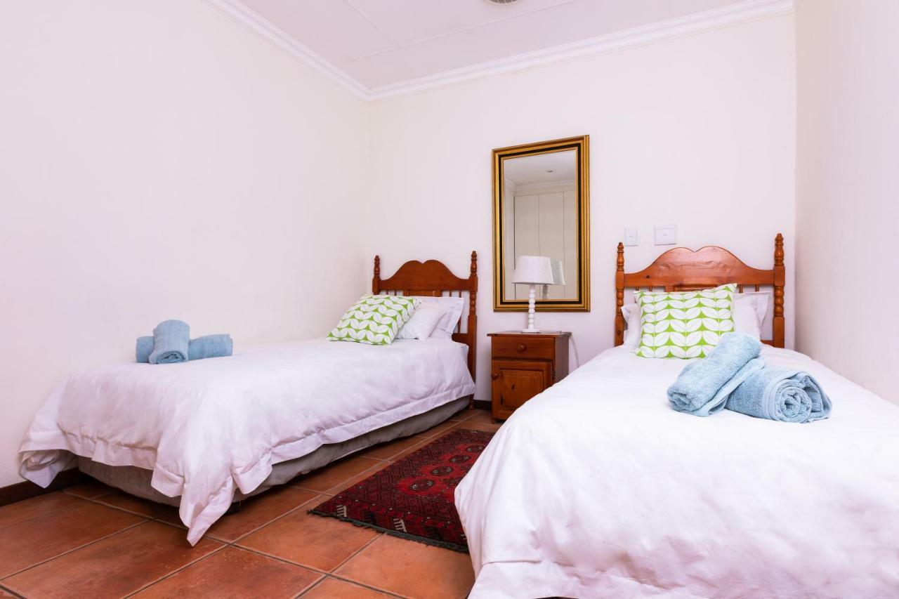 Olive Tree Farm Bed & Breakfast Magaliesburg Bagian luar foto