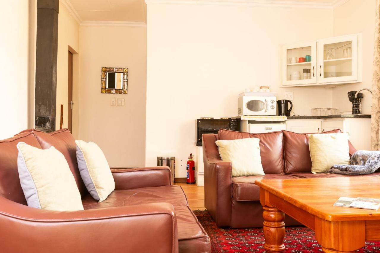 Olive Tree Farm Bed & Breakfast Magaliesburg Bagian luar foto